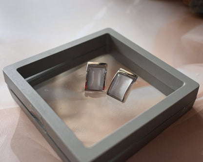 Daisy aura studs