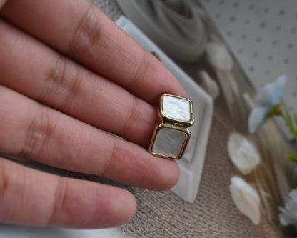 fold white