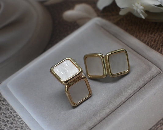 fold white