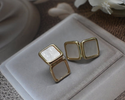 fold white