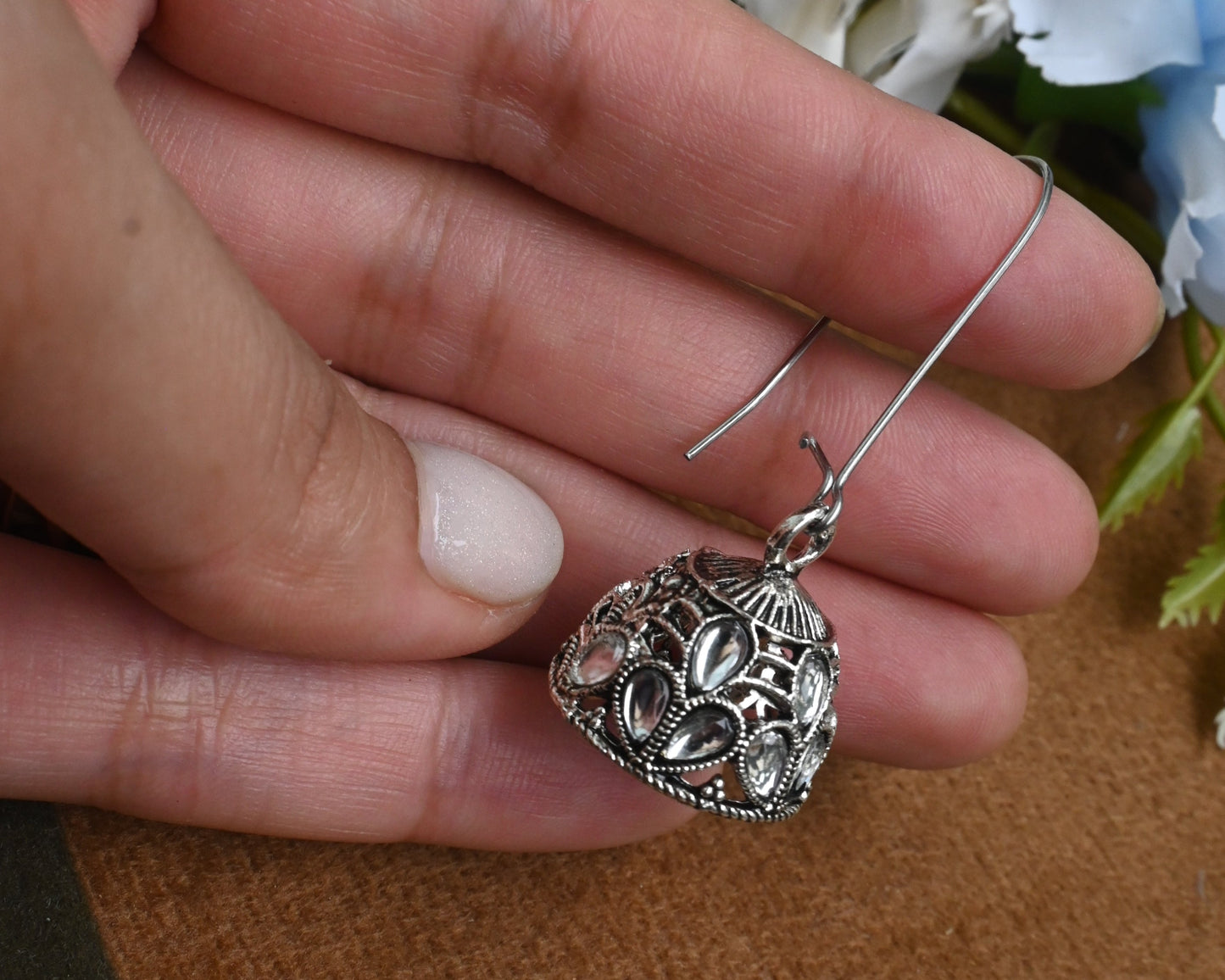 silver light jhumka
