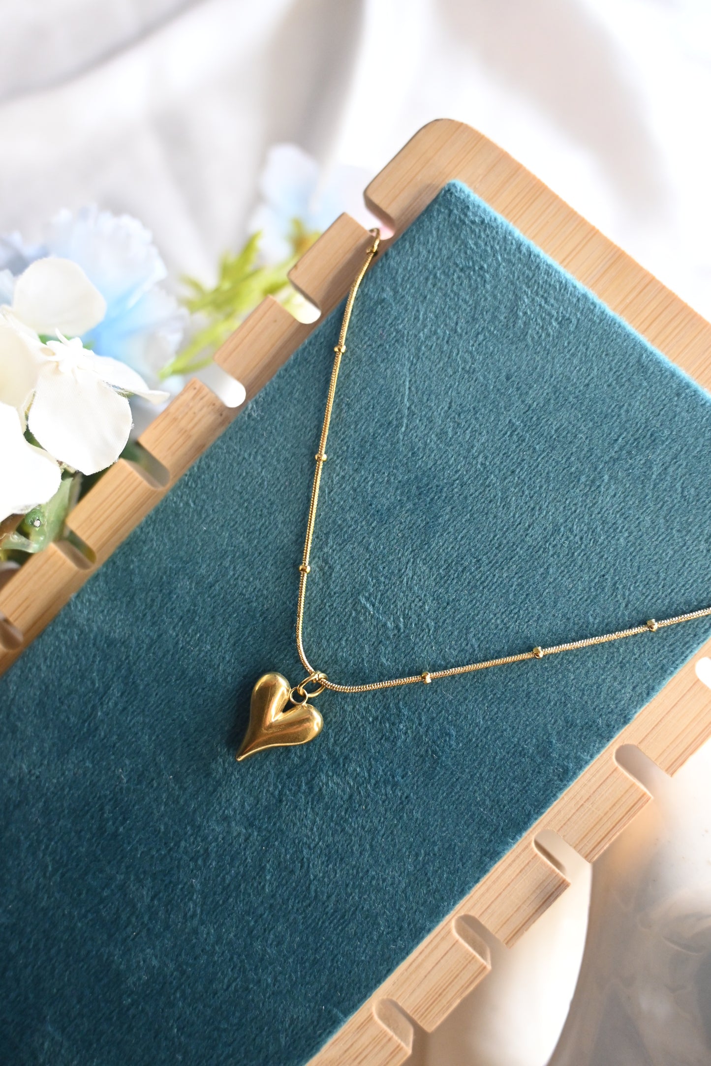 single heart necklace